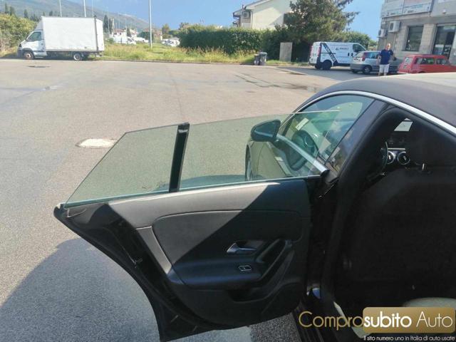 MERCEDES-BENZ CLA 180 Automatic Shooting Brake Sport