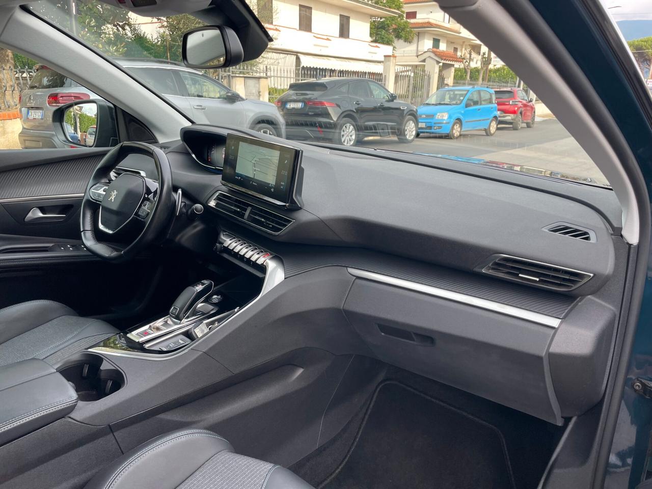 PEUGEOT 3008 BlueHDi 130 S&S EAT8 ALLURE