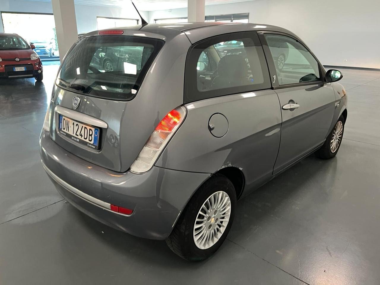 Lancia Ypsilon 1.2 Argento