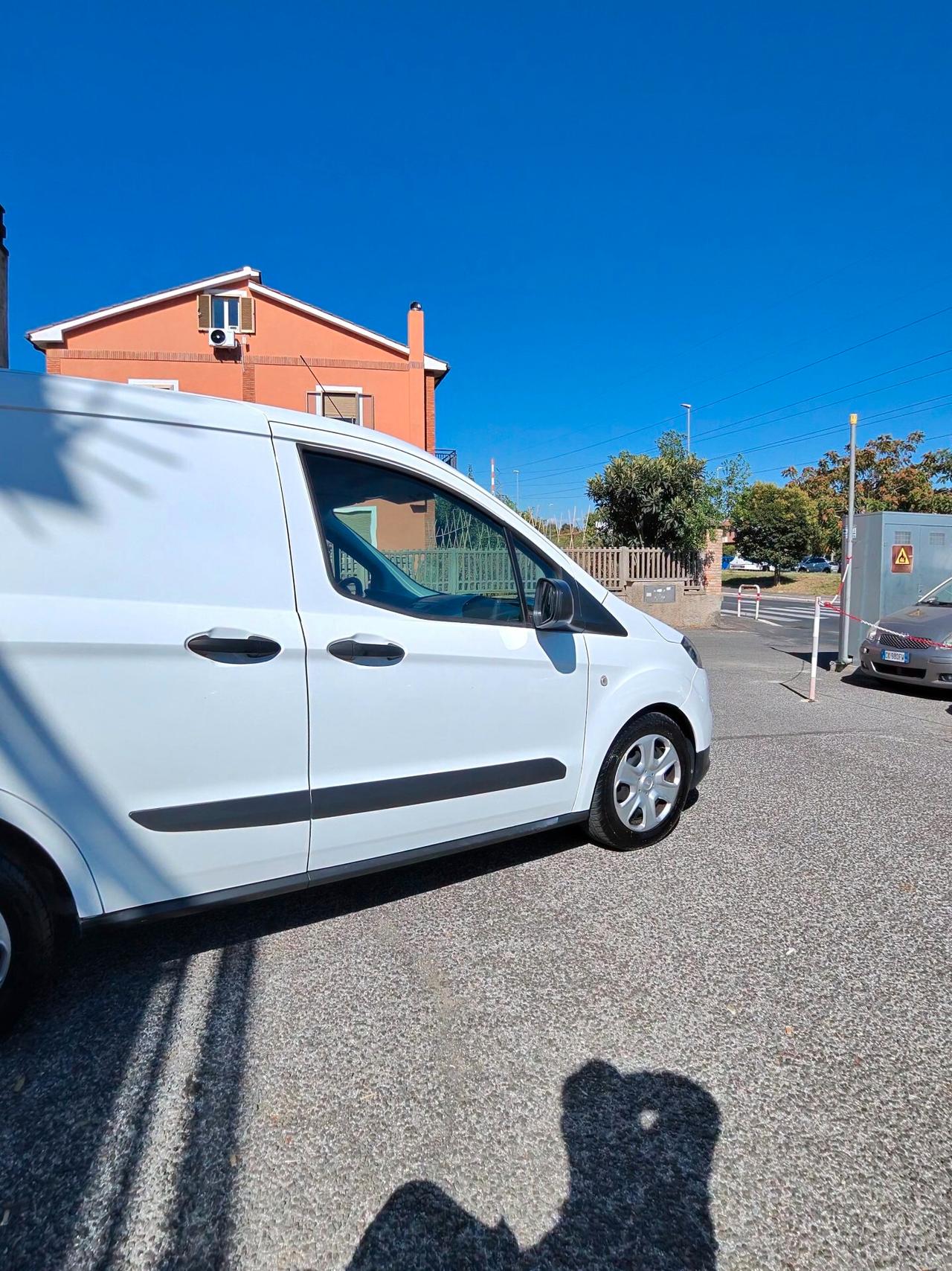 Ford Transit Courier 1.0 benz. 6 marce unipro