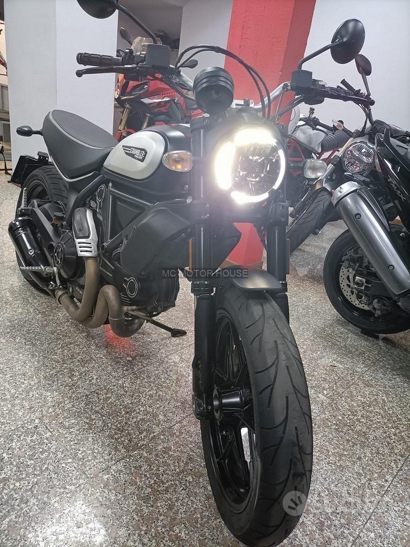 Ducati scrambler 800 +0maggi0 casco+rate+permute