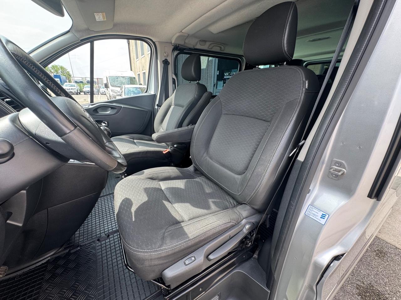 Opel Vivaro 8 posti