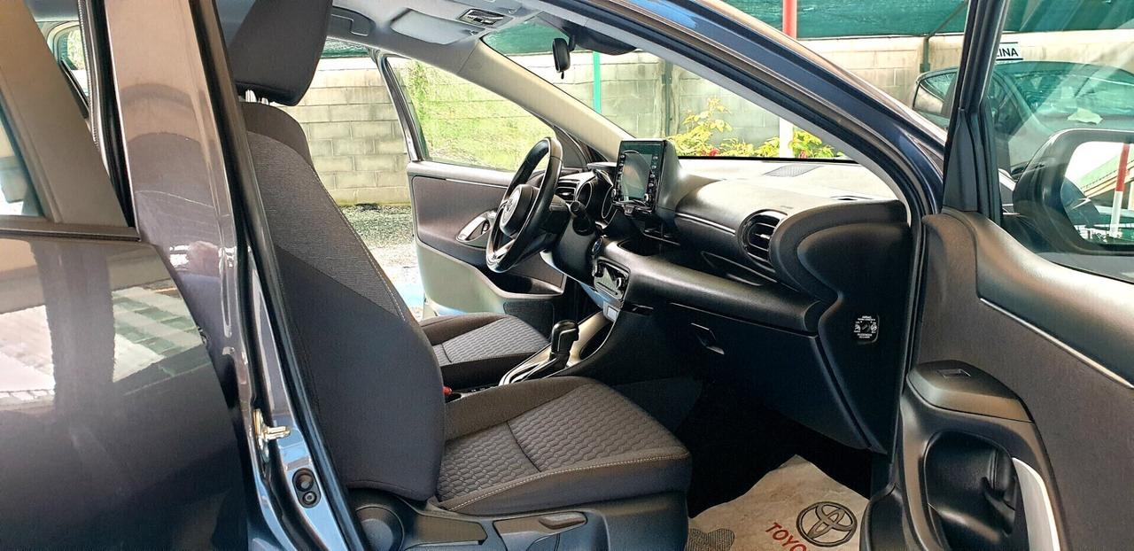TOYOTA YARIS 1.5 BENZINA/HYBRID DICEMBRE 2022.FULL OPTIONAL