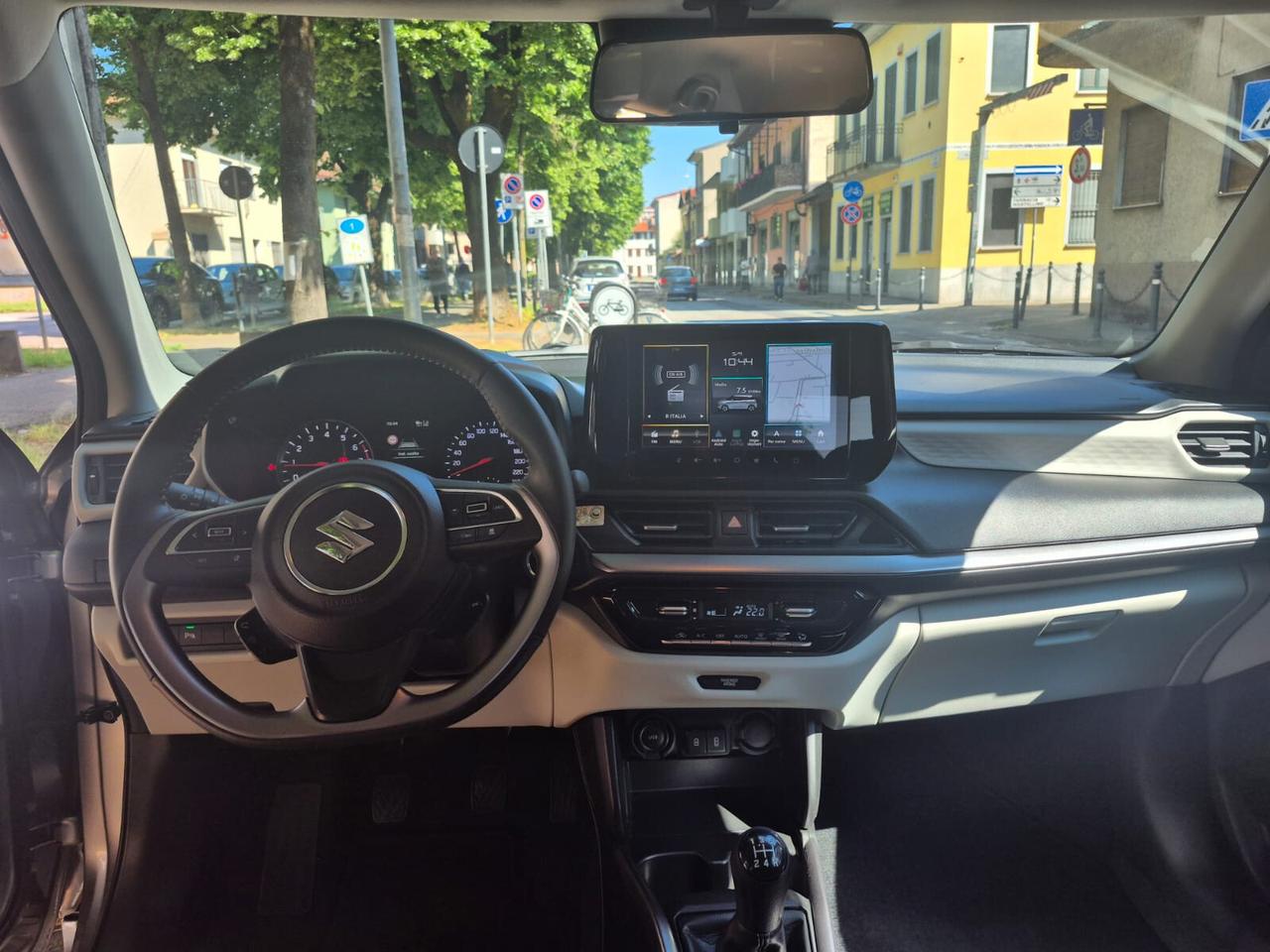 Suzuki Swift 1.2 Hybrid Top *SOLO 2.400KM*