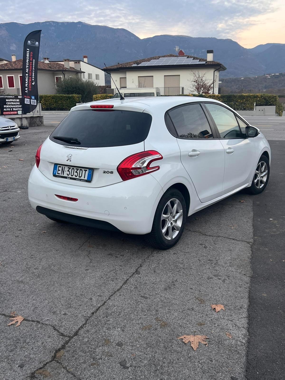 Peugeot 208 1.2 VTi 82 CV 5porte Allure