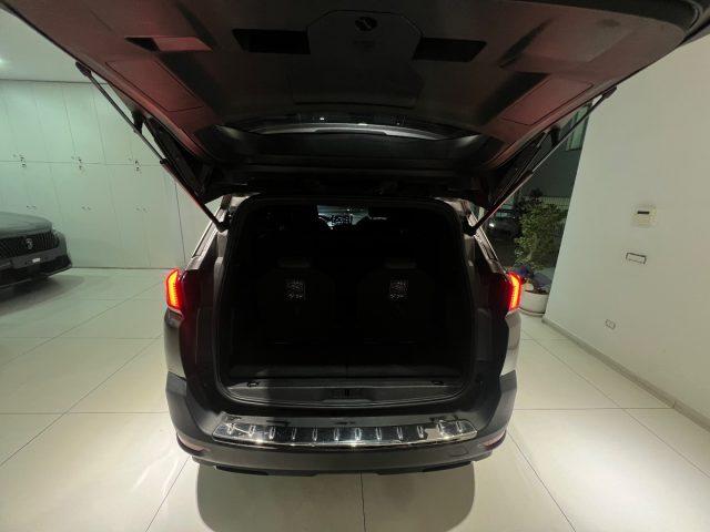 PEUGEOT 5008 BlueHDi 130 S&S EAT8 Allure Pack da?259,00 mensili