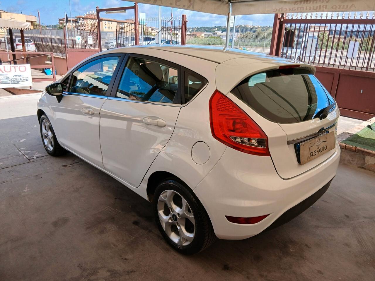 Ford Fiesta 1.2 benzina solo km71000 full 5p 09