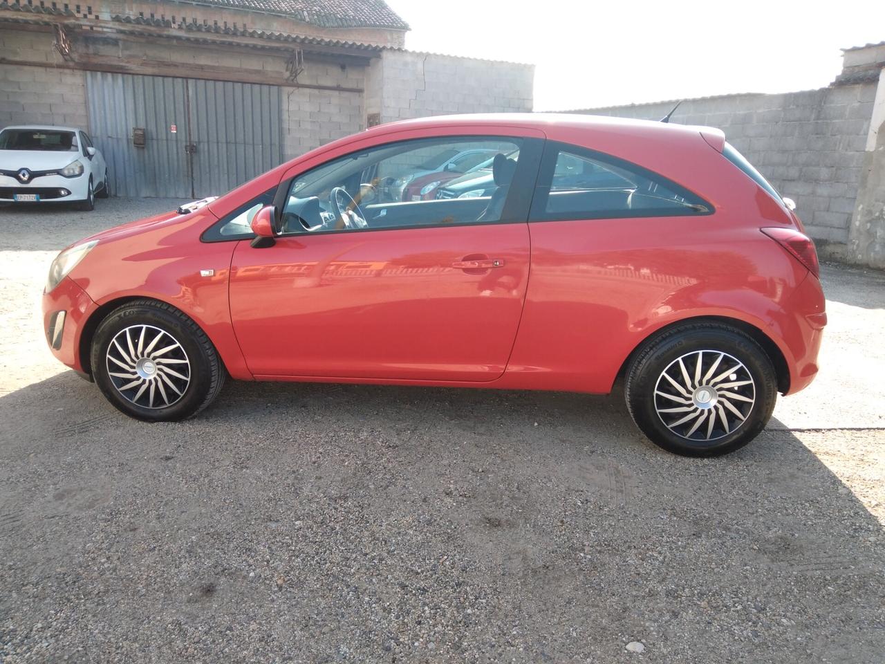 Opel Corsa 1.0 12V 65cv 3 porte Edition x neopatentati