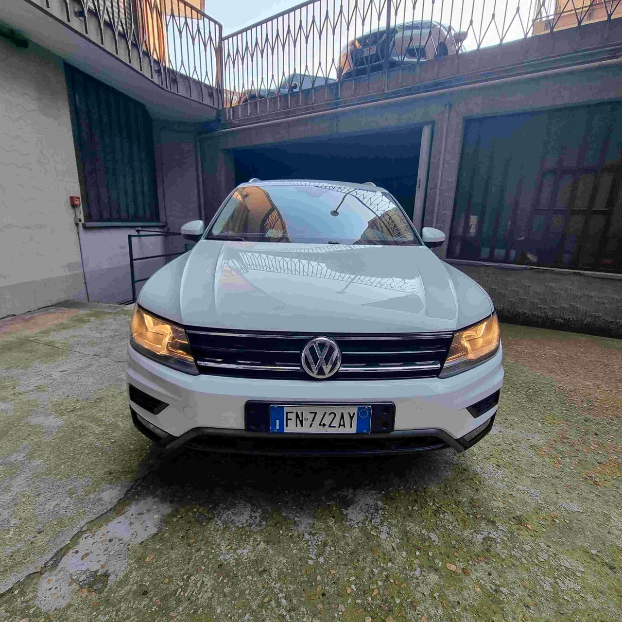Volkswagen Tiguan 2.0 TDI SCR DSG 4MOTION Business BMT