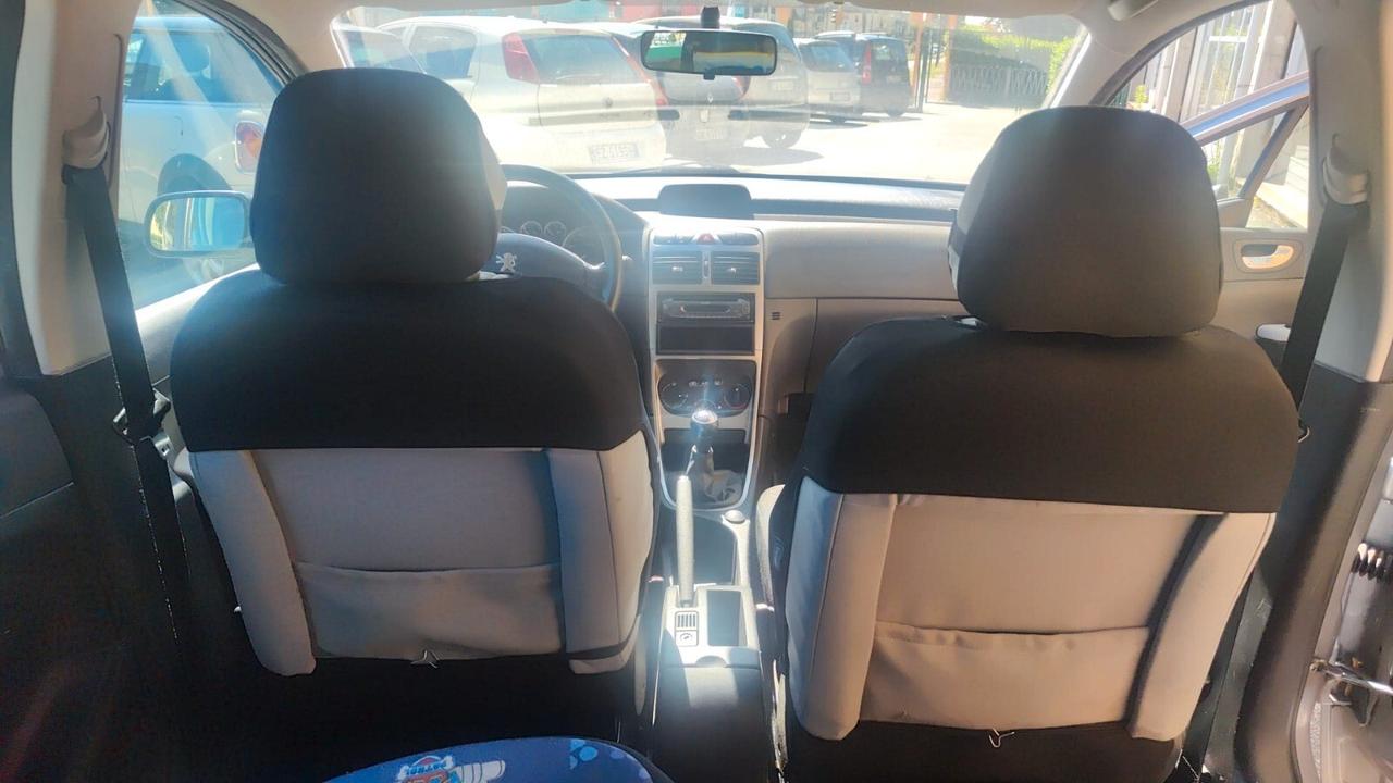 Peugeot 307 1.4 16V 5p. XR Plus