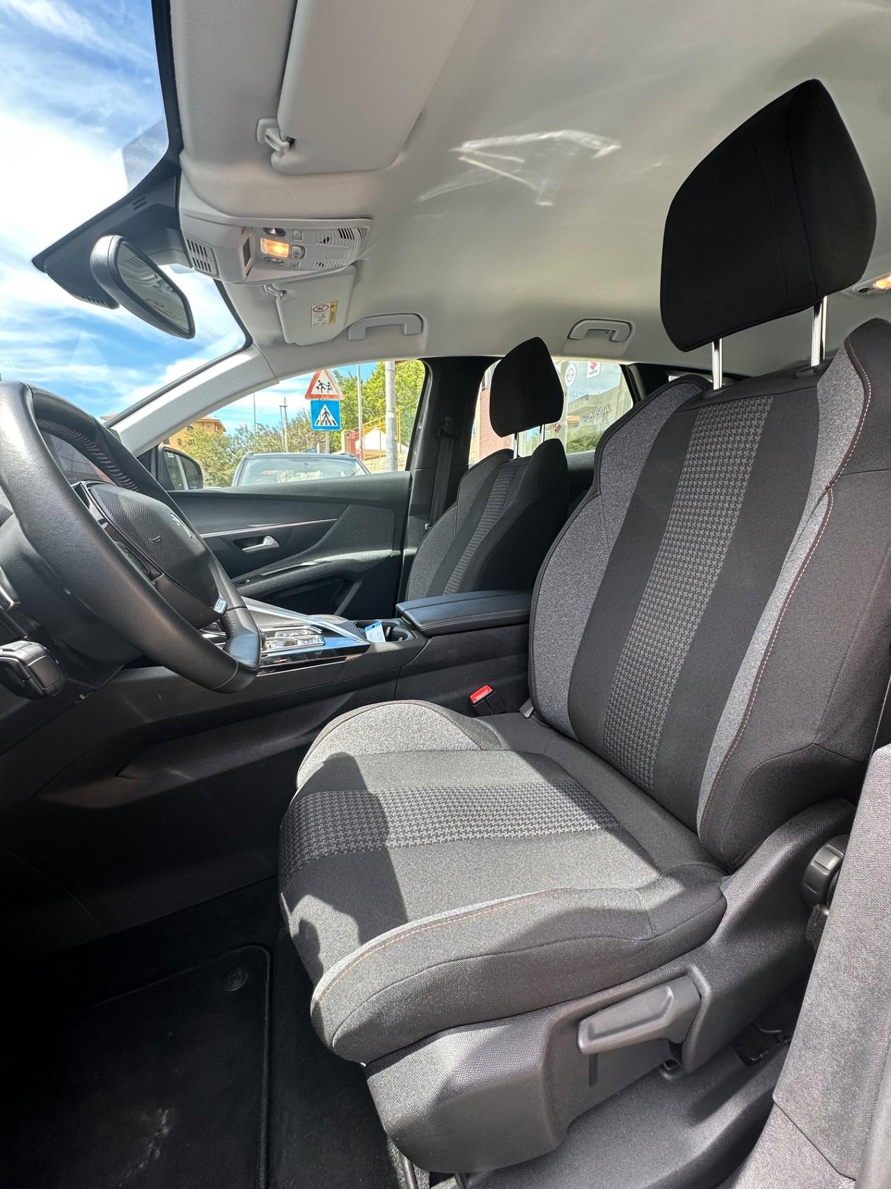Peugeot 3008 BlueHDi 130 S&S Allure