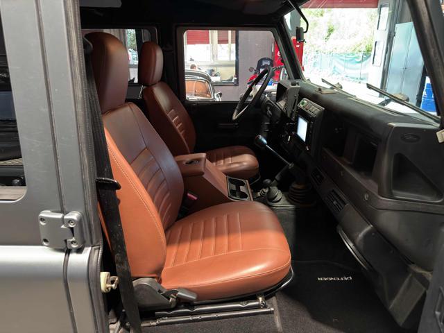 LAND ROVER Defender 110 2.5 Td5 cat S.W. SE