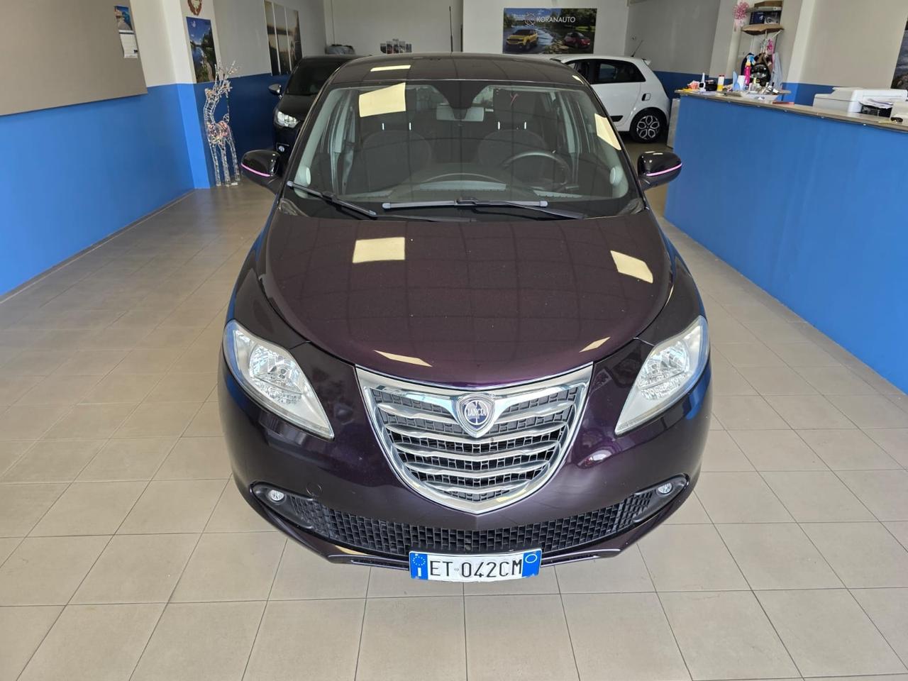 Lancia Ypsilon 0.9 TwinAir 85 CV 5 porte Metano Ecochic Gold