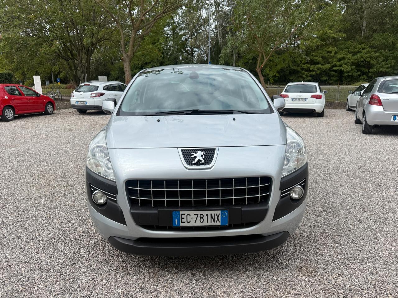 Peugeot 3008 1.6 HDi 110CV cambio robotizzato Tecno