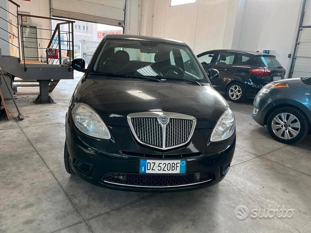 Lancia Ypsilon 1.4 Argento Ecochic GPL