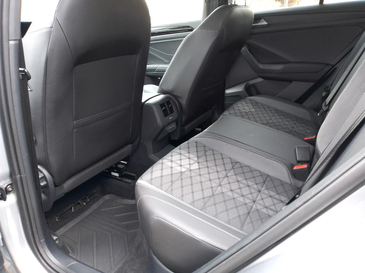 Volkswagen T-Roc 1.5 TSI R-Line