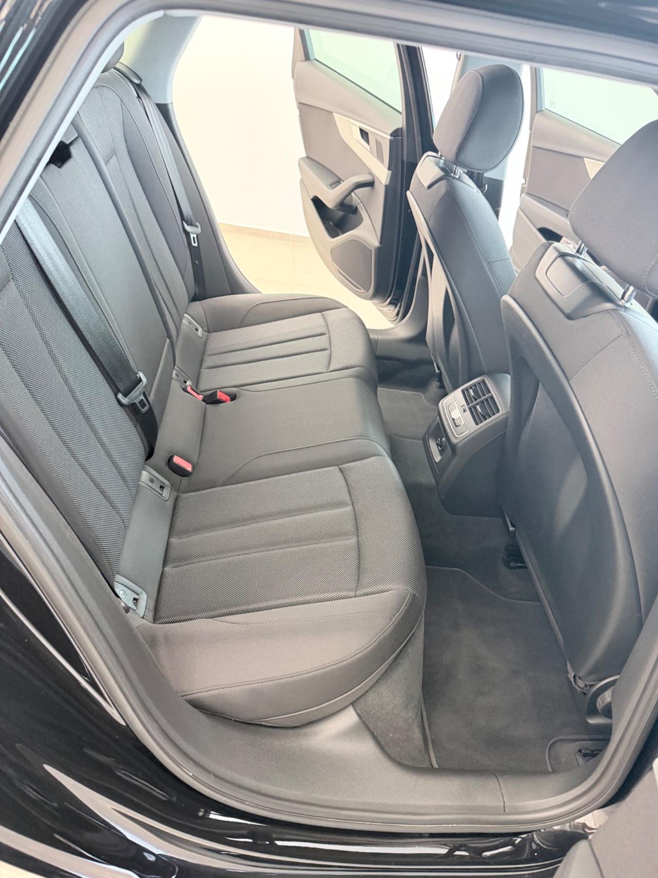 Audi A4 Avant 40 TDI S tronic Business