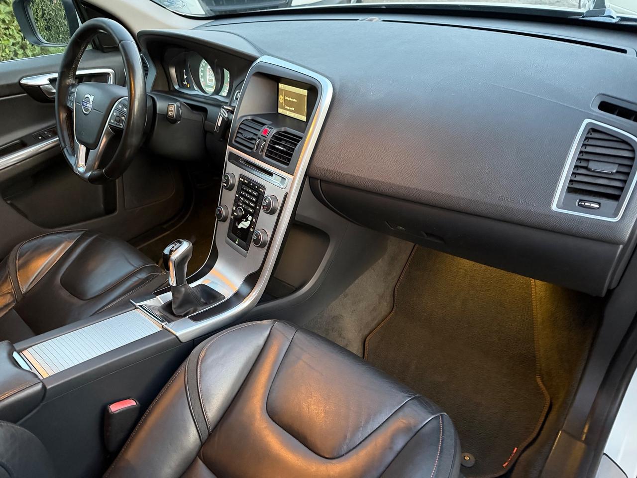 Volvo XC60 2.0 D3 150CV OCEAN RACE EURO6