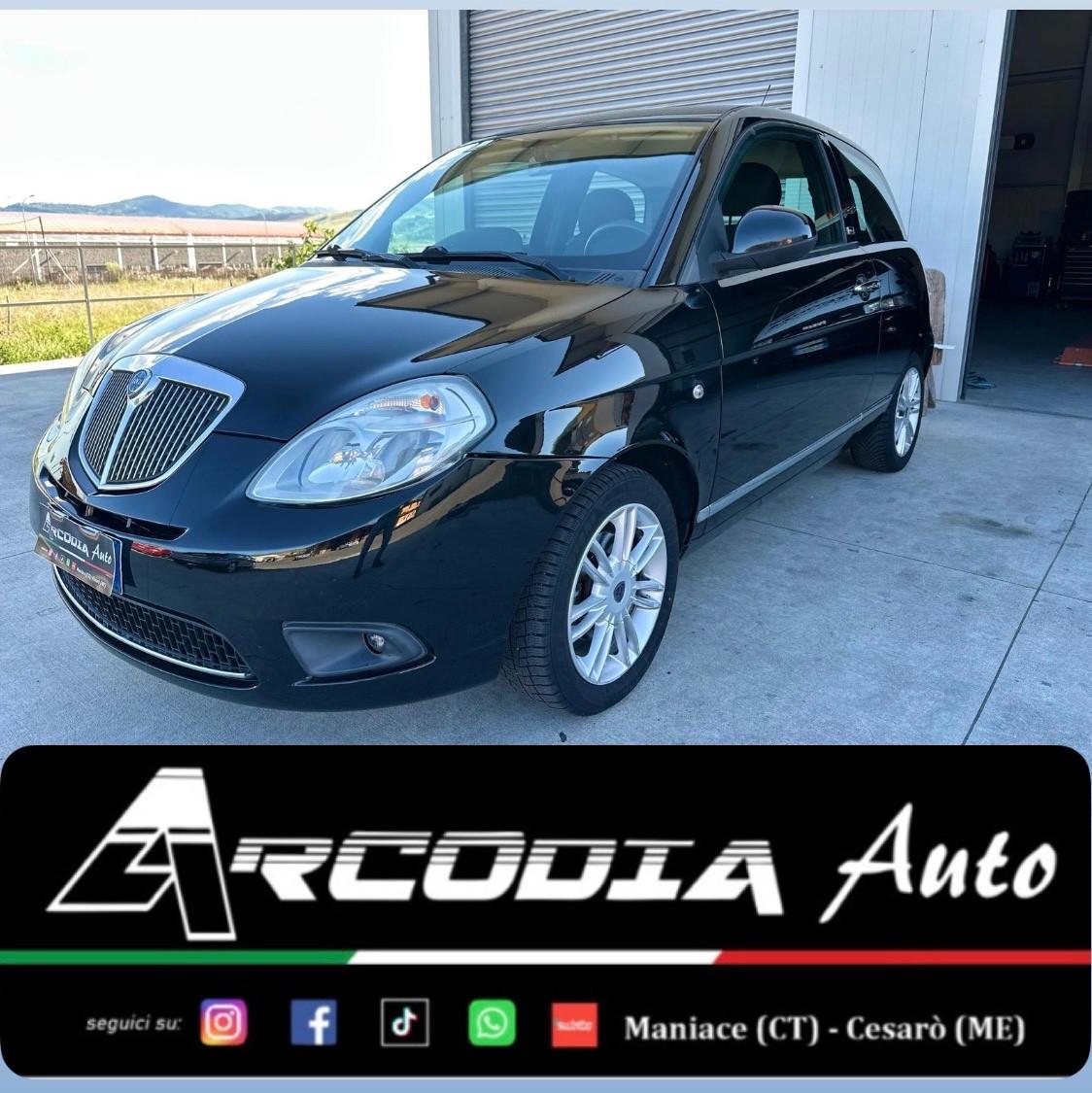 Lancia Ypsilon 1.3 MJT 75 CV Unyca