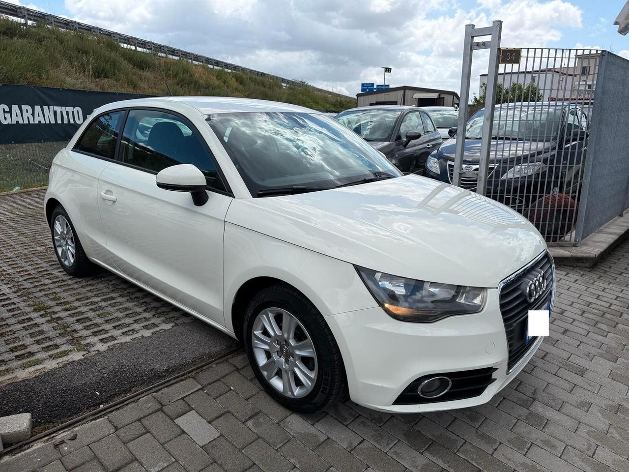 Audi A1 1.6 TDI 90cv Ambition-2011