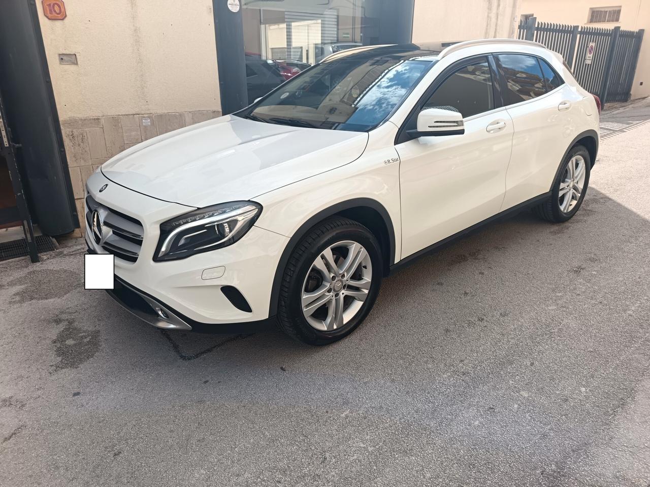 Mercedes GLA 200 D. Auto. Sport-Tetto-Full Opt
