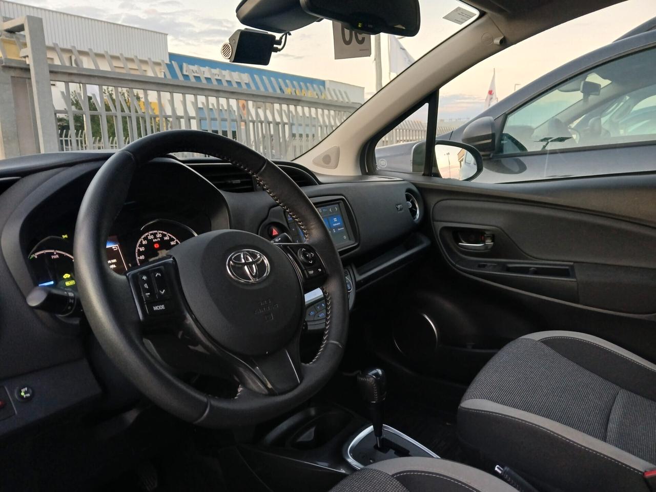 TOYOTA Yaris Y20 1.500 Hybrid 75cv 5porte Km33.000
