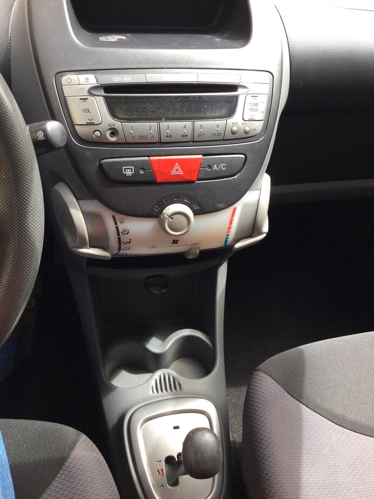 Toyota Aygo 1.0 12V VVT-i 5 porte Sol