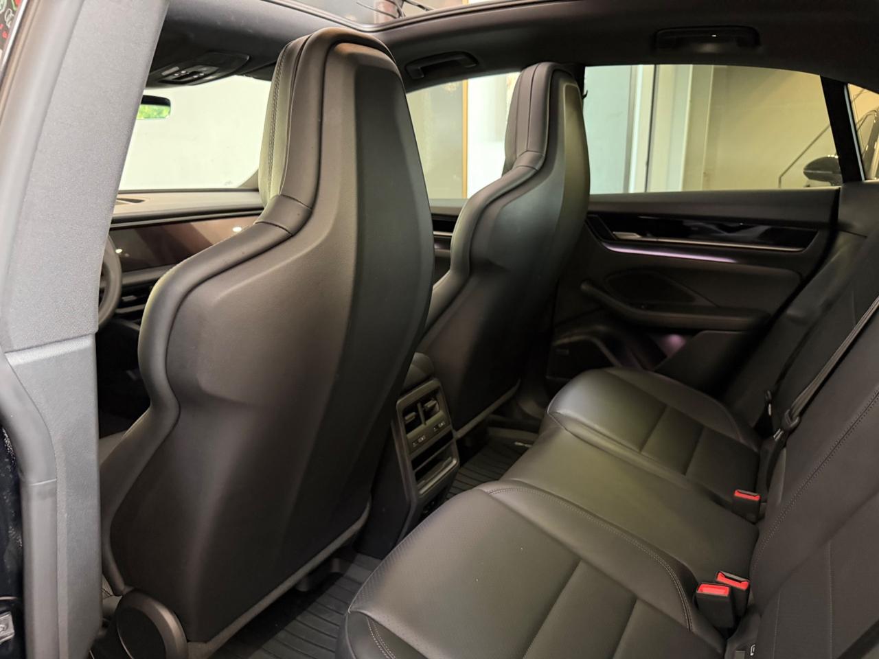 PORSCHE MACAN EV (2024) MACAN EV (120 KW)