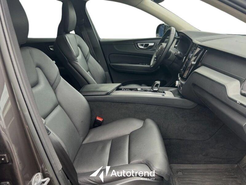 Volvo XC60 B5 235+14 CV AWD Automatica Mild Hybrid Ultimate Dark