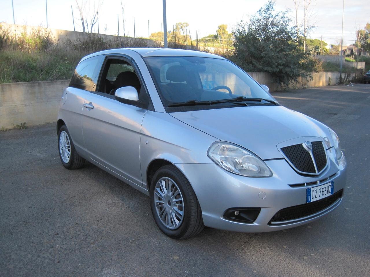 Lancia Ypsilon 1.2 Versus