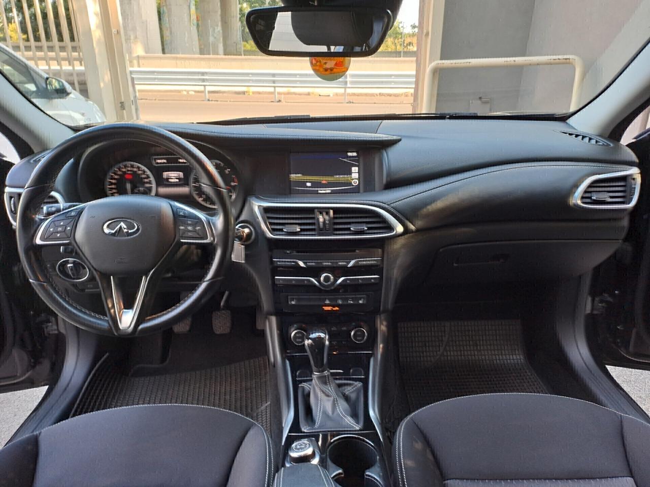 Infiniti Q30 1.5 diesel Premium