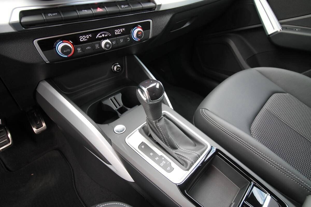 Audi Q2 35 TFSI 150CV Identity Black 11.2025