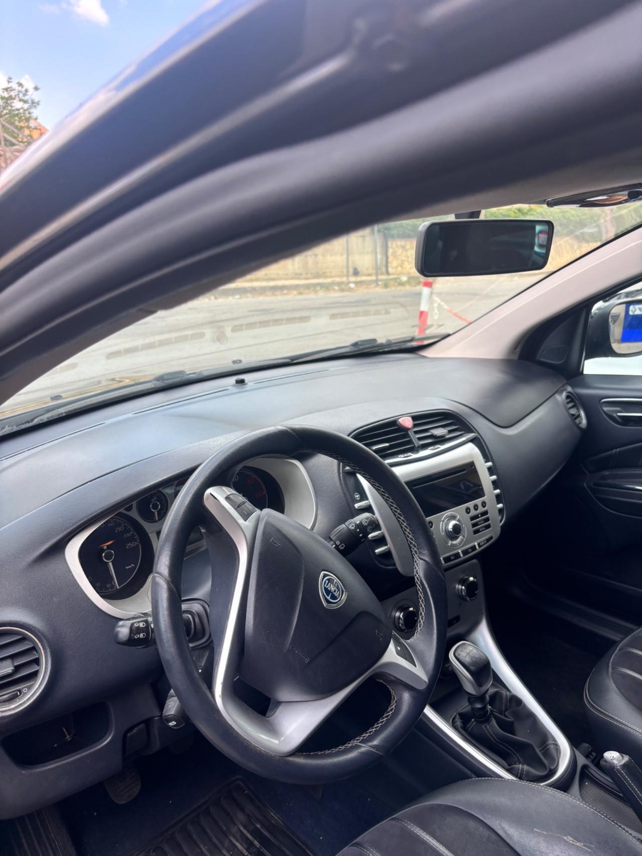 Lancia Delta 1.6 MJT DPF 105 CV Gold