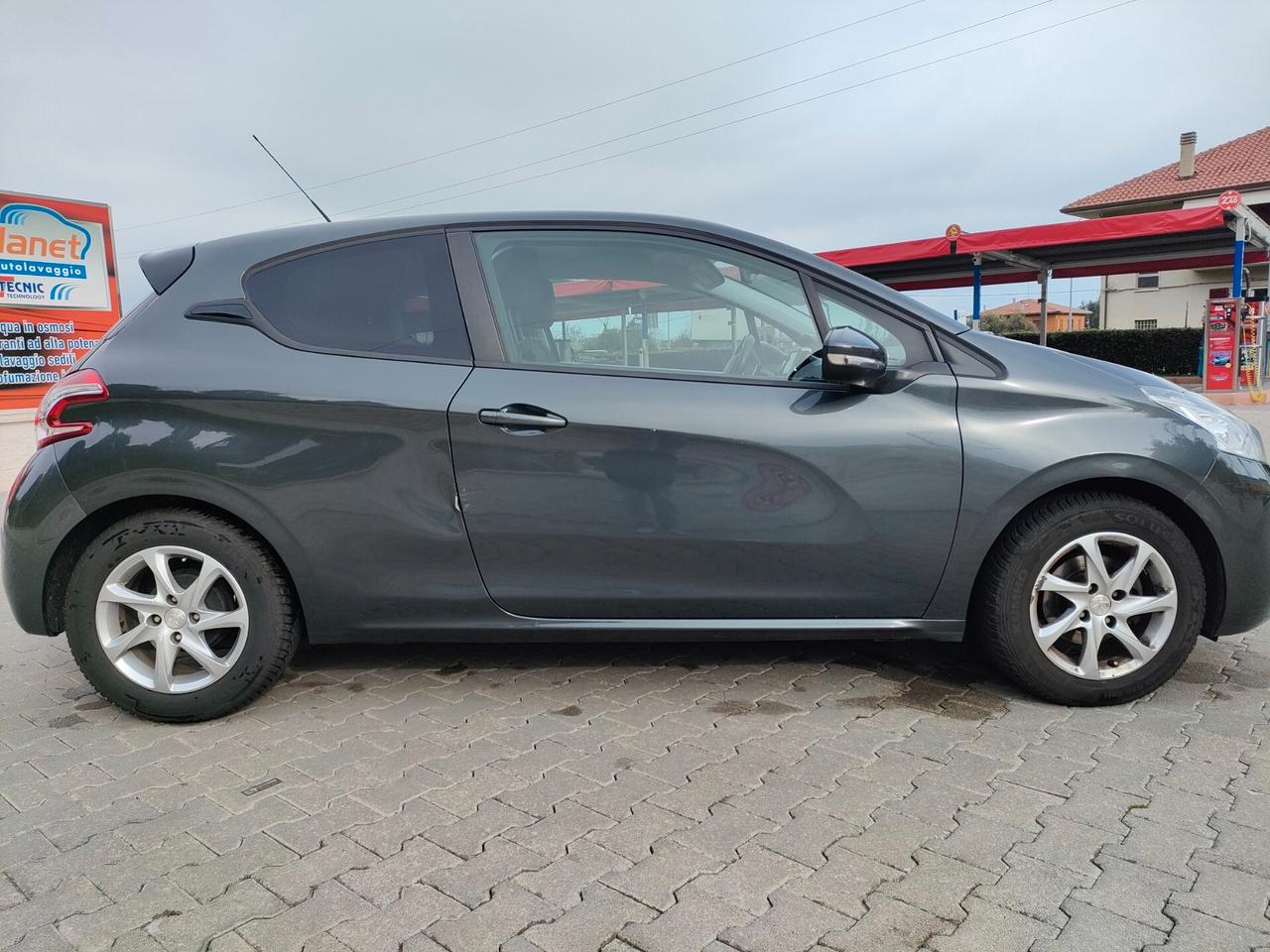 Peugeot 208 1.4 HDi 68 CV 3 porte Active