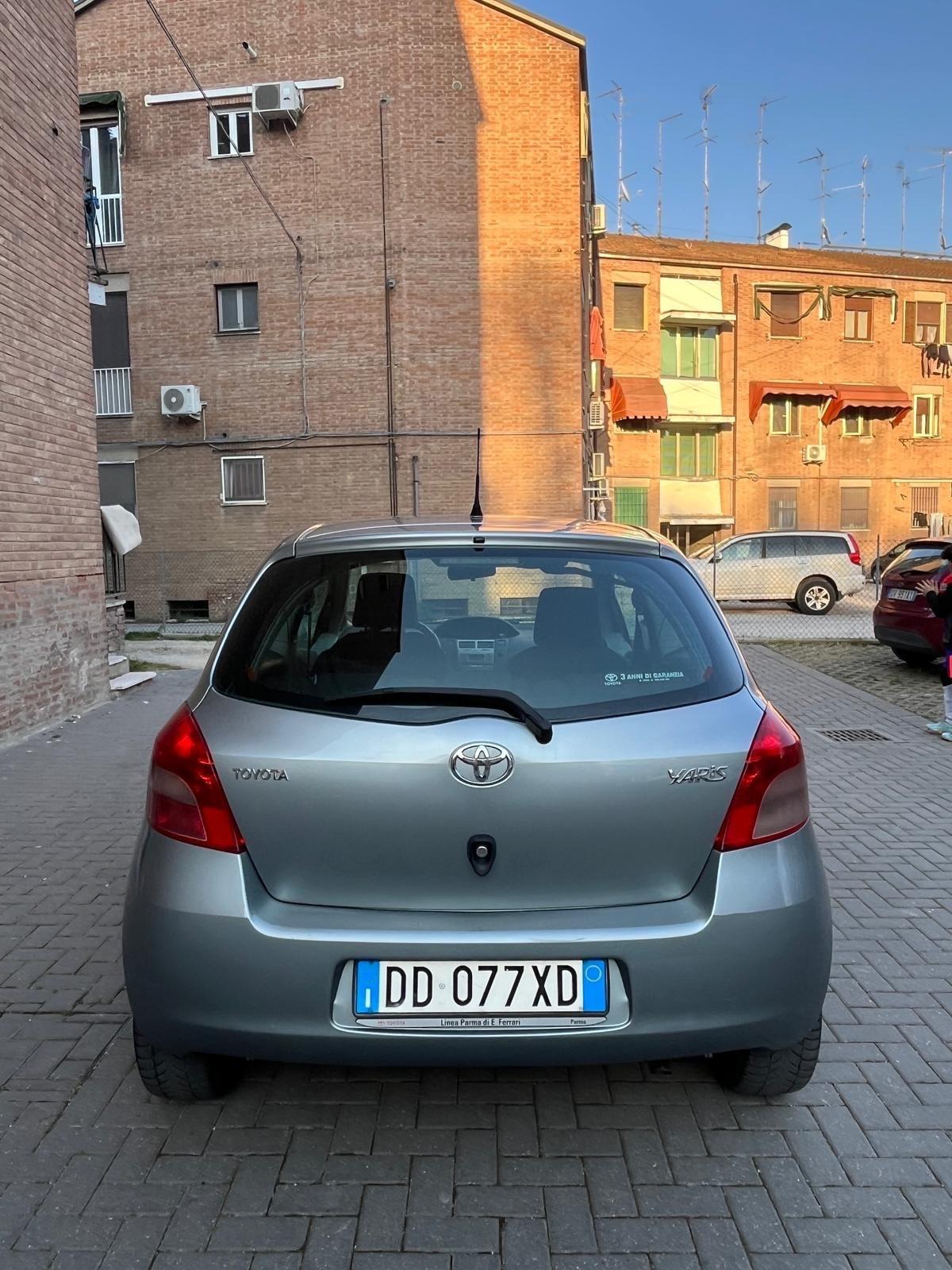 Toyota Yaris 1.0 3 porte