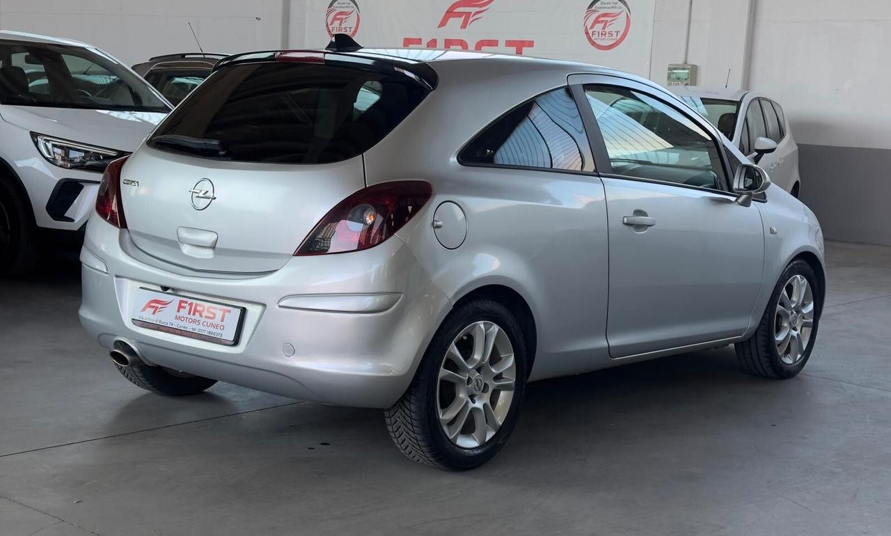 Opel Corsa 1.2 3 porte Sport