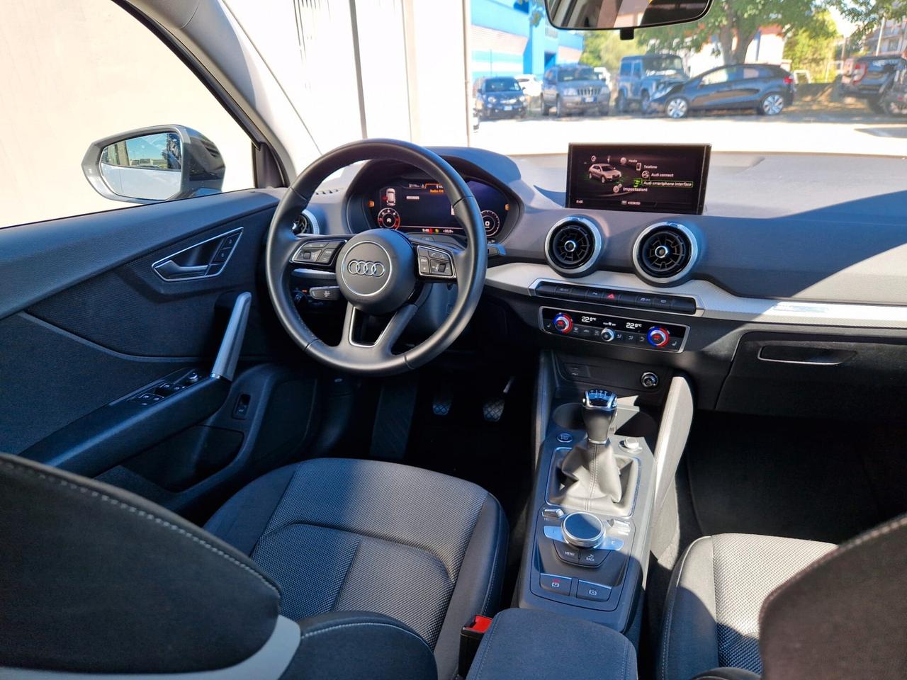Audi Q2 30 TDI Identity Black