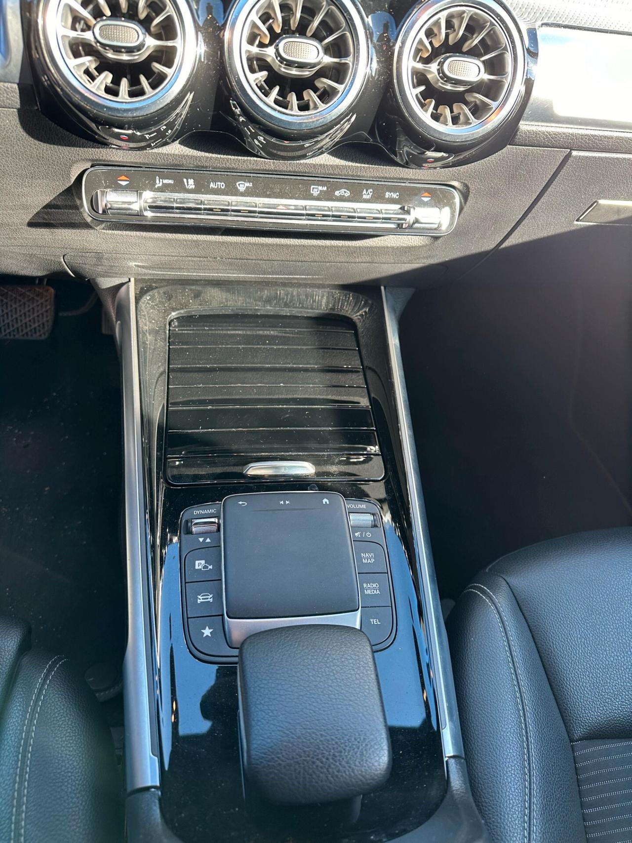 Mercedes-Benz GLB 200 GLB Sport Plus Easy Tech auto 7p