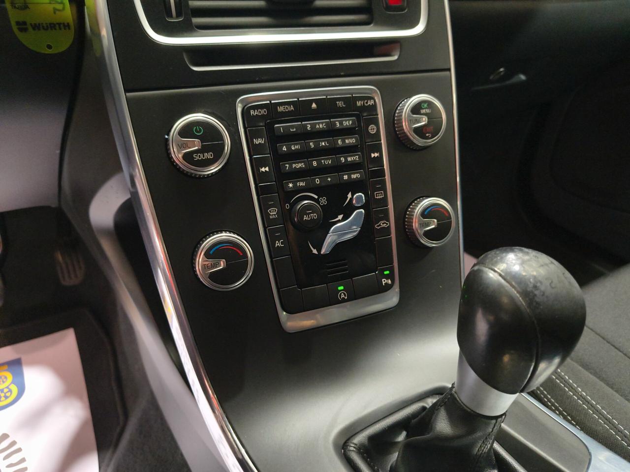 Volvo V60 D2 R-design Momentum 139.000km