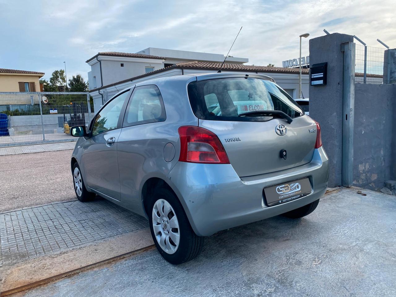Toyota Yaris 1.0 5 porte Sol