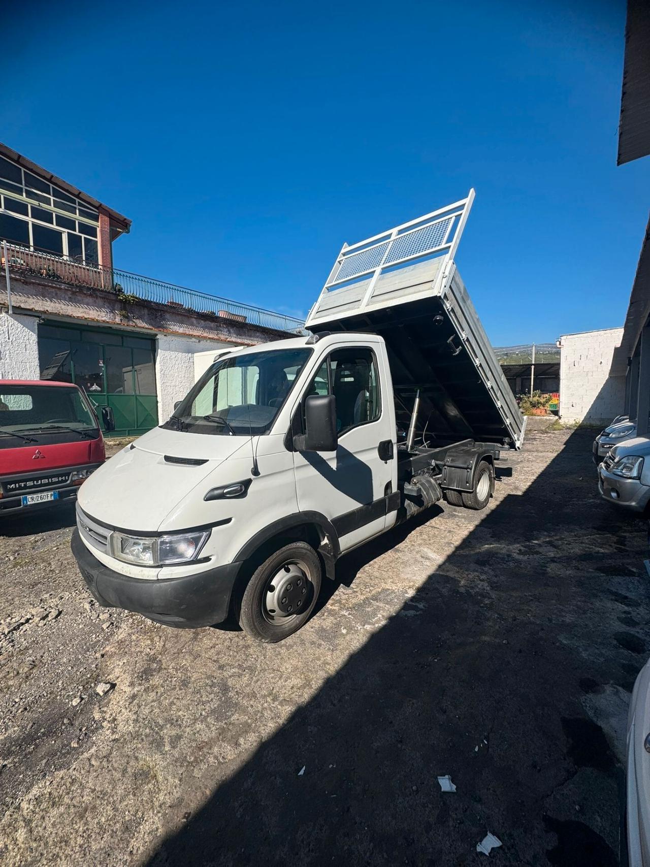 IVECO DAILY 35C14 RIBALTABILE TRILATERALE ANNO 2005