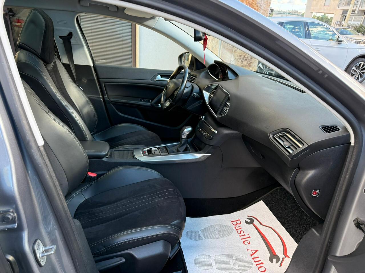 Peugeot 308 BlueHDi 150 S&S SW Allure