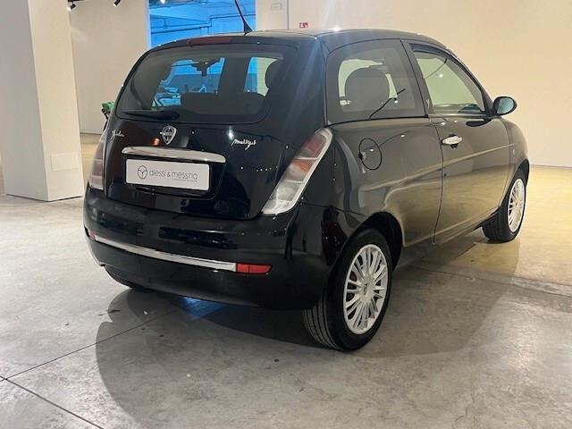 Lancia Ypsilon 1.3 MJT 90 CV Oro