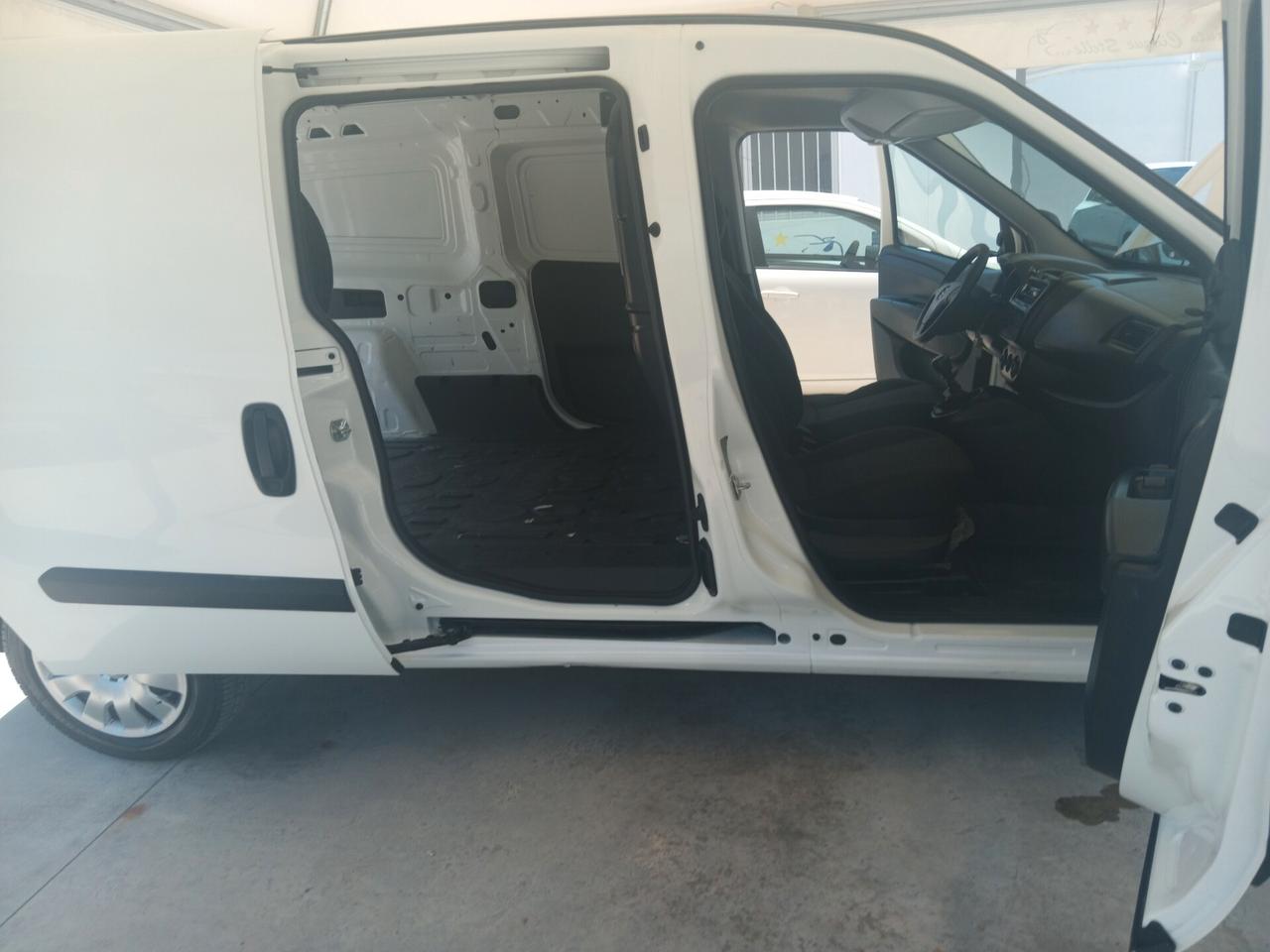Combo 1.4 TURBO C.V 120 METANO MOTORE T- JET FIAT IL TOP QUAL PROVA