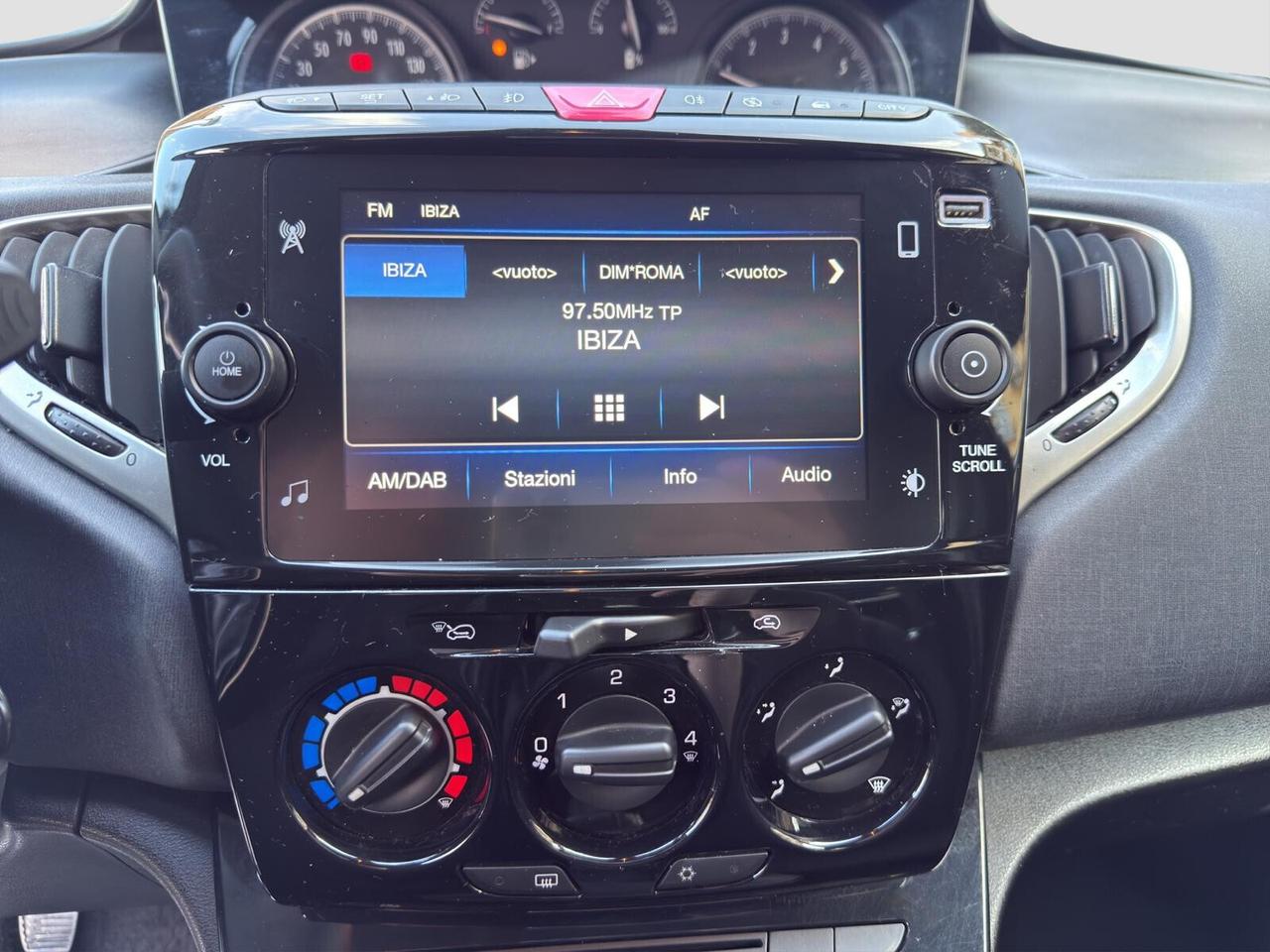 Lancia Ypsilon 1.0 firefly 70cv hybrid Gold 2022