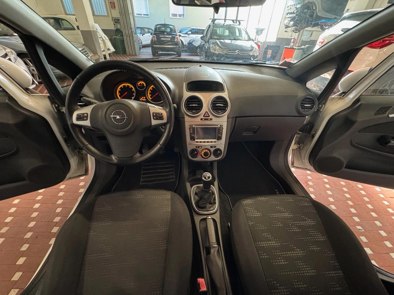 Opel Corsa 1.2 5 porte Cosmo - IDEALE PER NEOPATENTATI