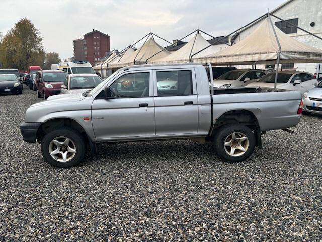 Mitsubishi L200 2.5 TDI 4WD Club Cab Pick-up GLS