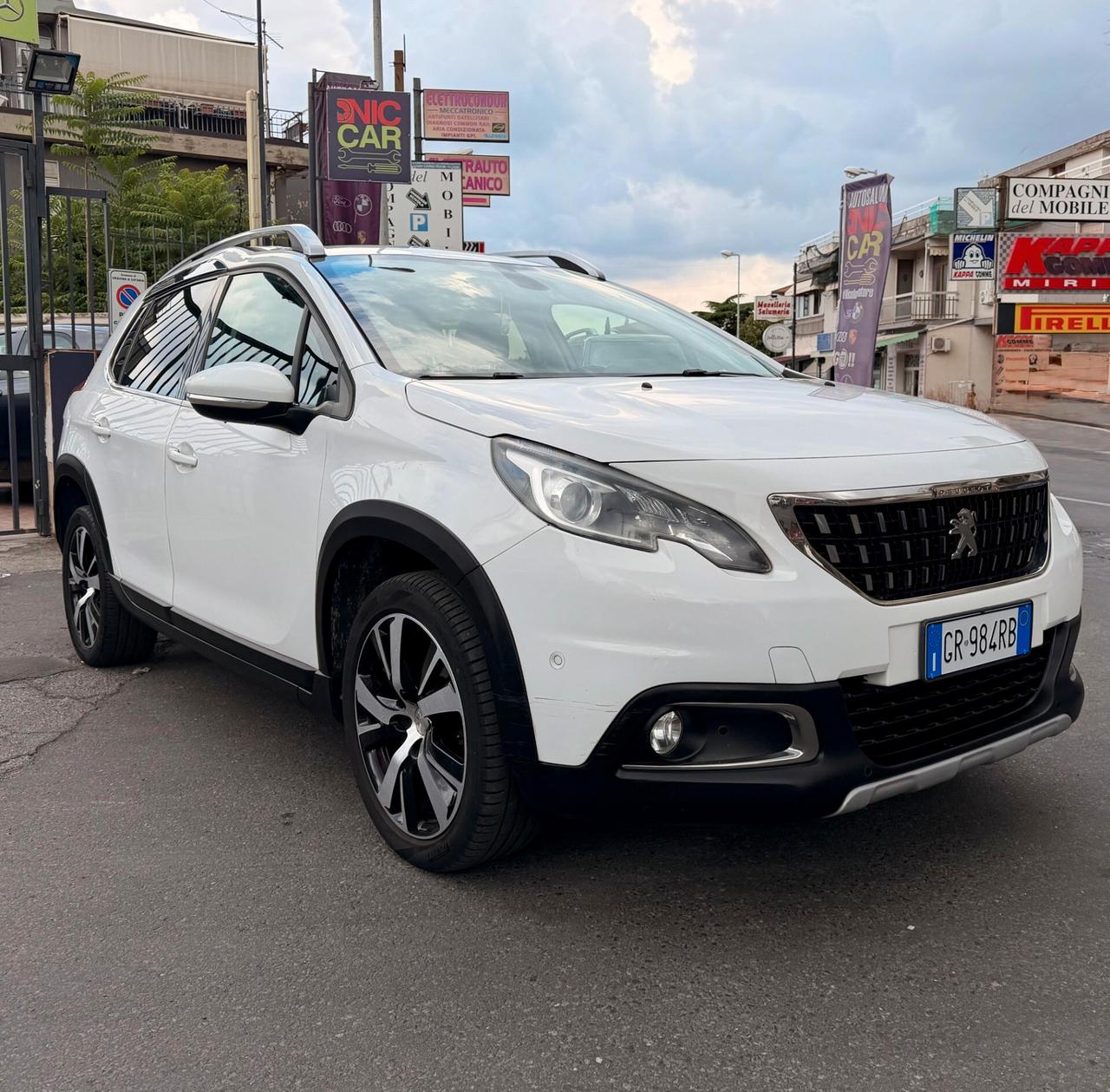 Peugeot 2008 BlueHDi 100 Allure