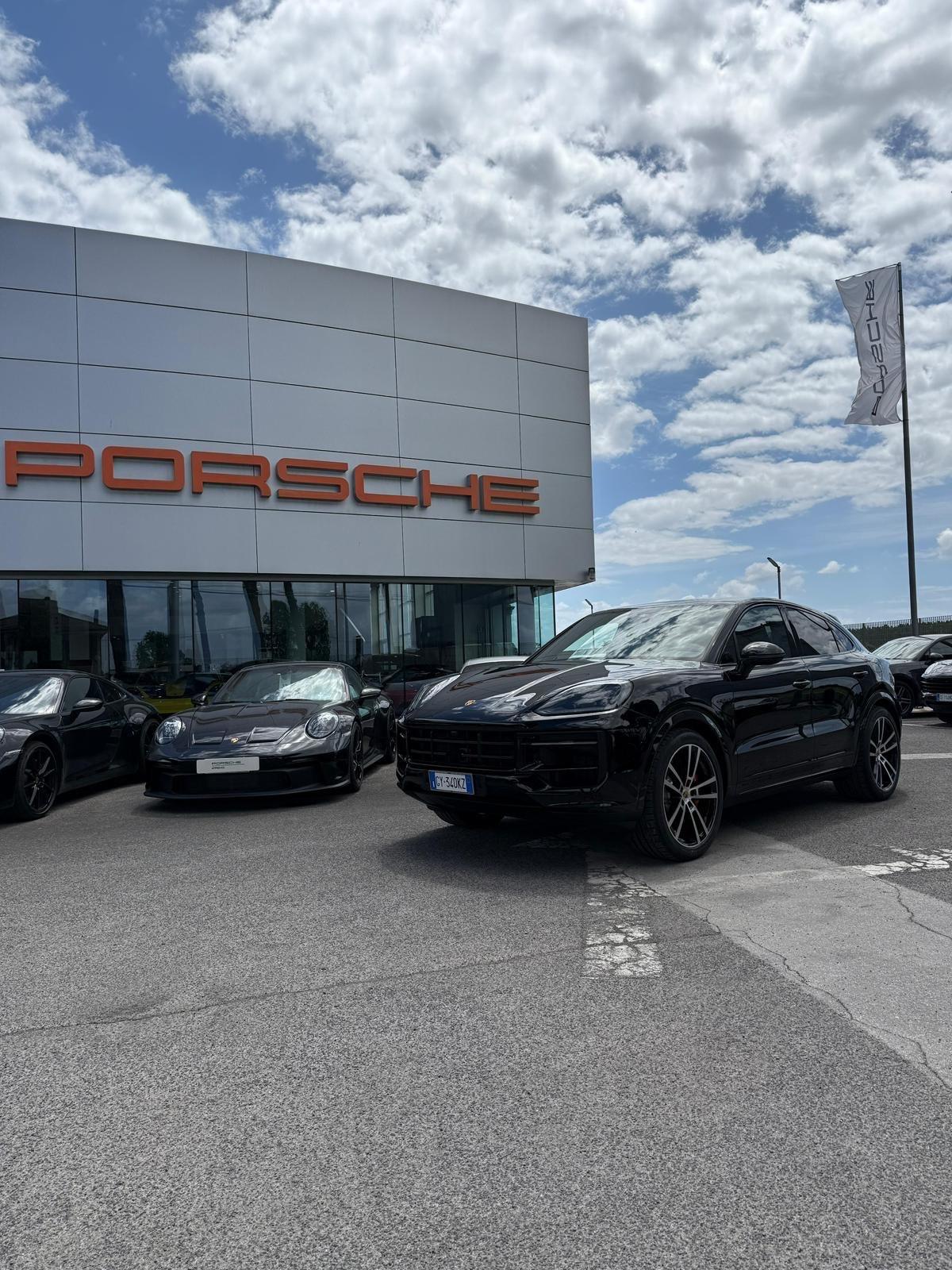 PORSCHE CAYENNE S COUPE 530 CV AUTO A NOLEGGIO
