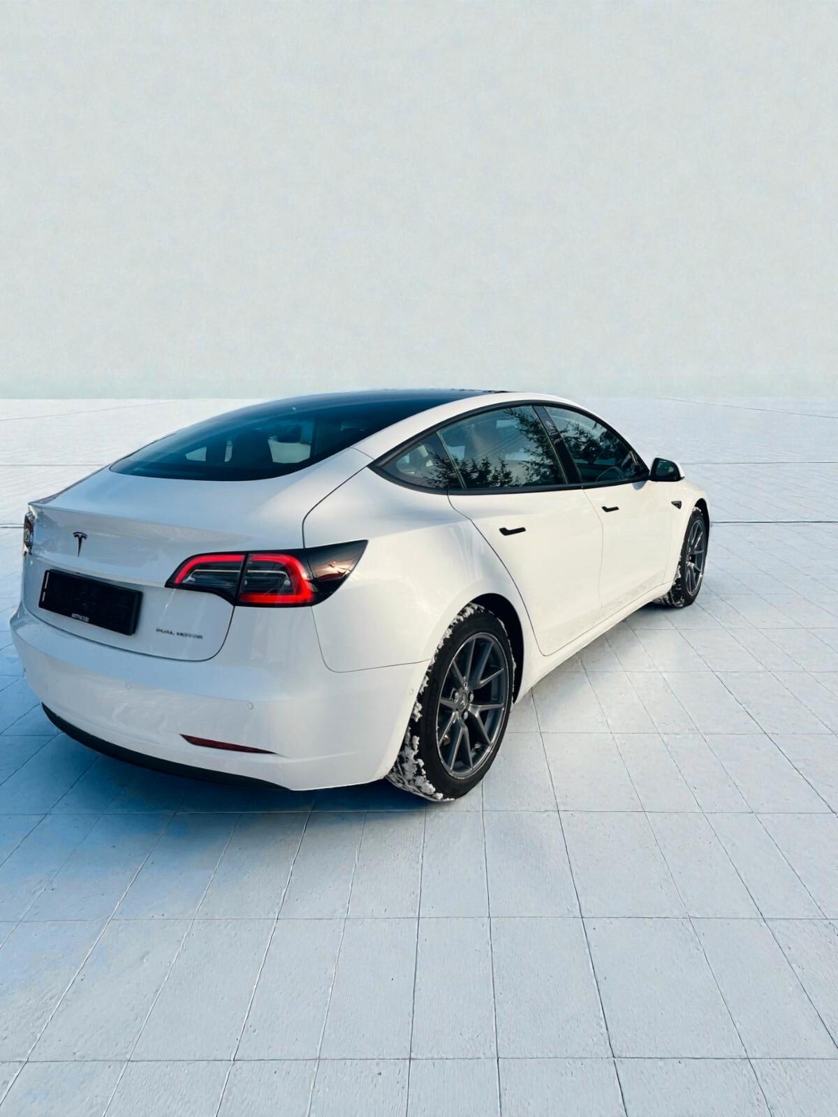 Tesla Model 3 Long Range Dual Motor AWD